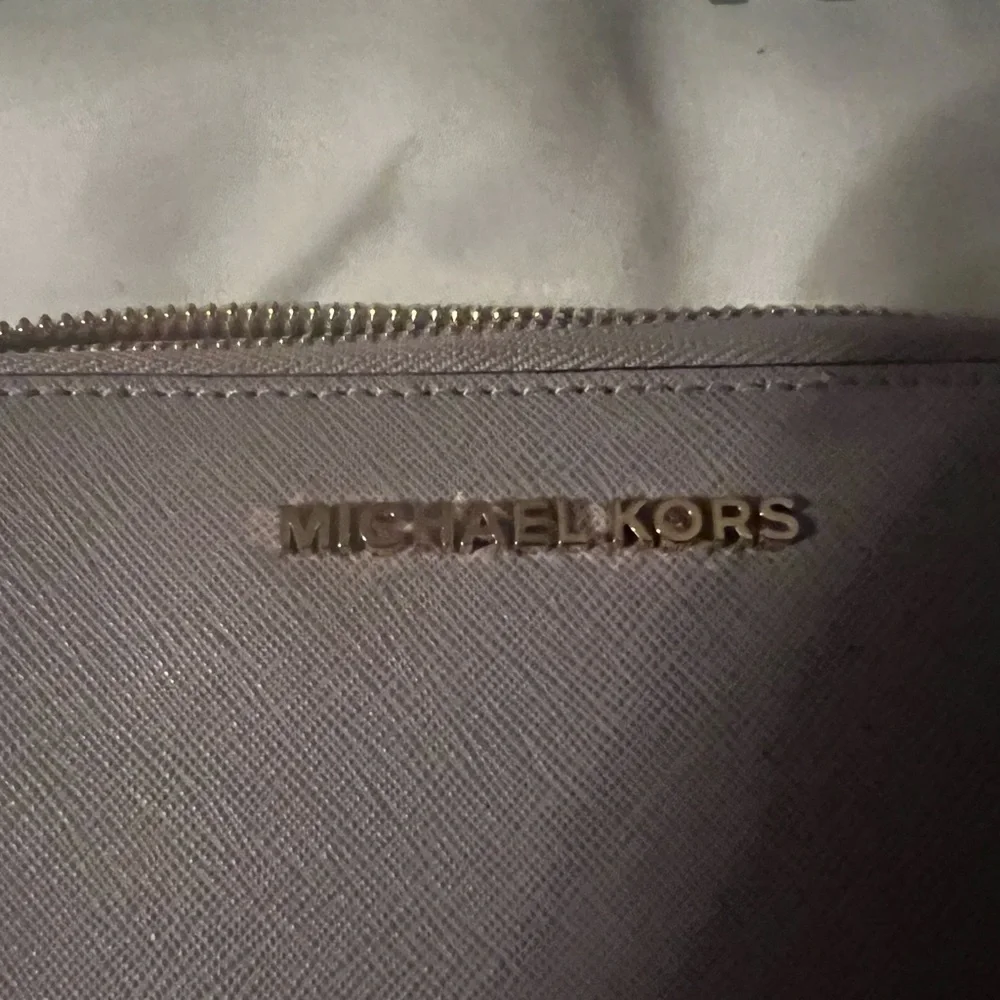 MICHAEL KORS - Wristlet- Gently Loved - Picture 3 of 3